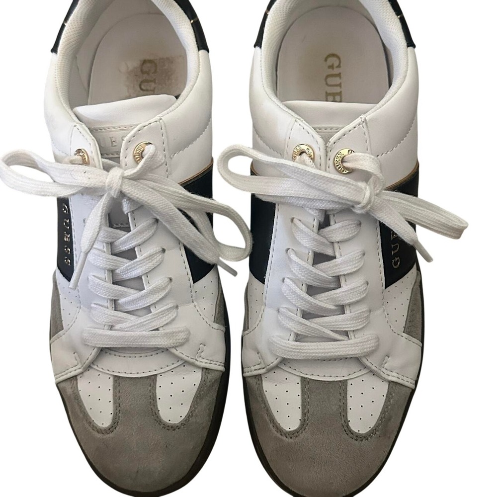 GUESS GWJRONE Womens White Black Grey Low Top Fashion Sneakers Size 11M